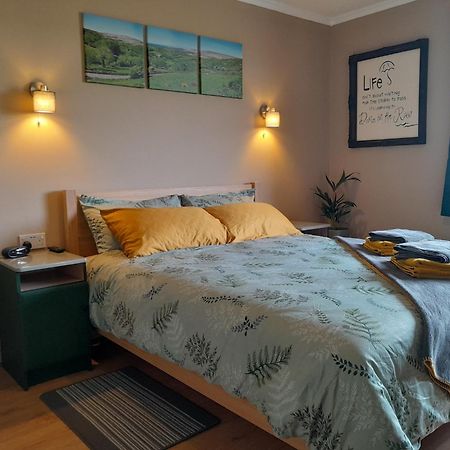 Slieve Elva B&B リスドゥーンバーナ エクステリア 写真